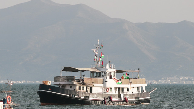 Israel intercepta flotilha rumo a Gaza e afirma que levará ativistas para porto