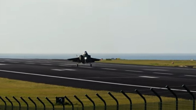 Aviões vendidos pelos EUA a Israel pararam nas Lajes. Falha da Defesa?