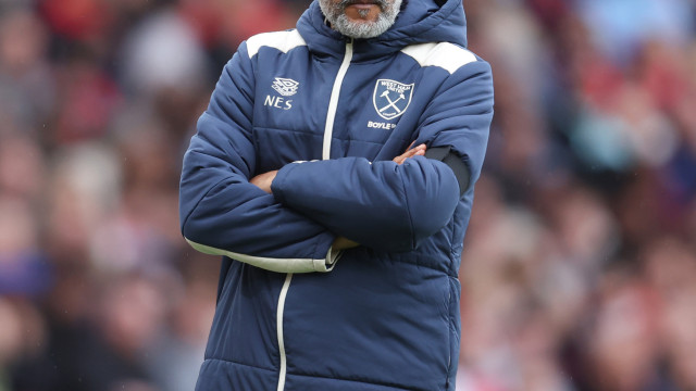 Domínio avassalador do Arsenal vale liderança e deixa NES sem resposta