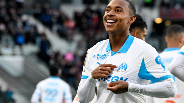 Atenção, Sporting. Marseille volta a vencer e sobe à liderança em França