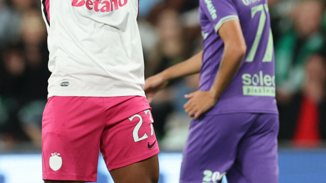 Balde de água gelada. Penálti no último suspiro 'empata' Sporting