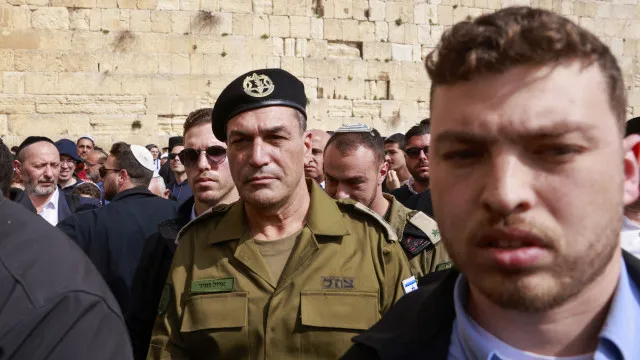 
                    Israel mantém ofensiva no Líbano apesar de negociações EUA-Irão
                
