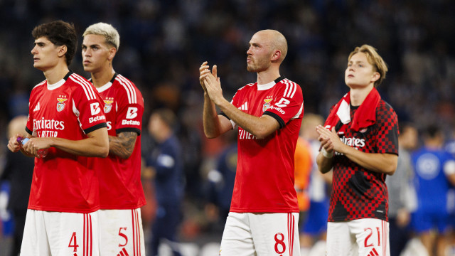 Benfica apresenta queixa na Liga por entrada tardia dos adeptos no Dragão