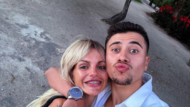 Fanny e o namorado sobre venderem na feira: 