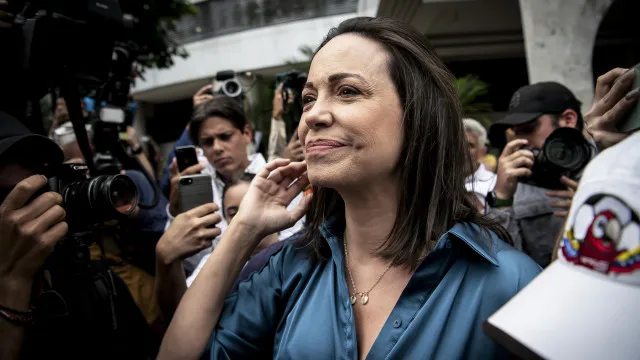 
                    Maria Corina Machado diz que 