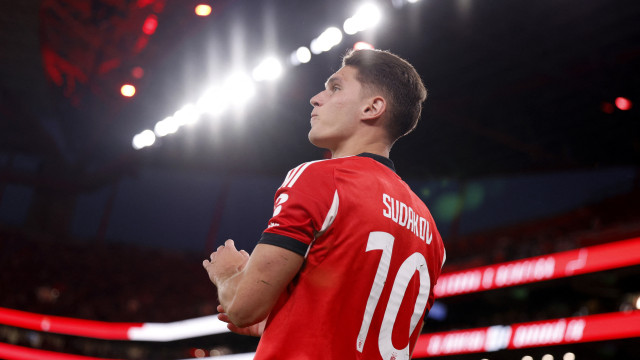 'Loucura' à vista no Benfica. Mourinho abre revolução... sem Sudakov?