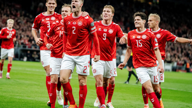 Grécia em maus lençóis. Dinamarca afasta trio de 'portugueses' do Mundial
