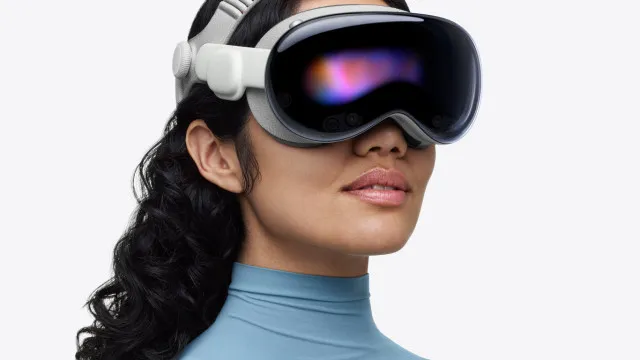 
                    À espera de um novo Vision Pro? Temos boas e más notícias…
                