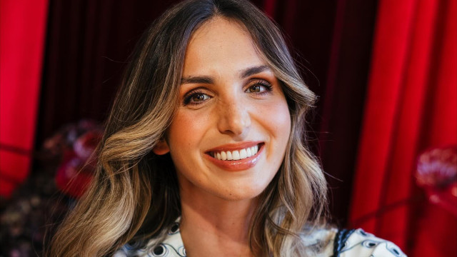 Insólito! Influencer Rebeca Caldeira recebe encomenda cheia... de lixo