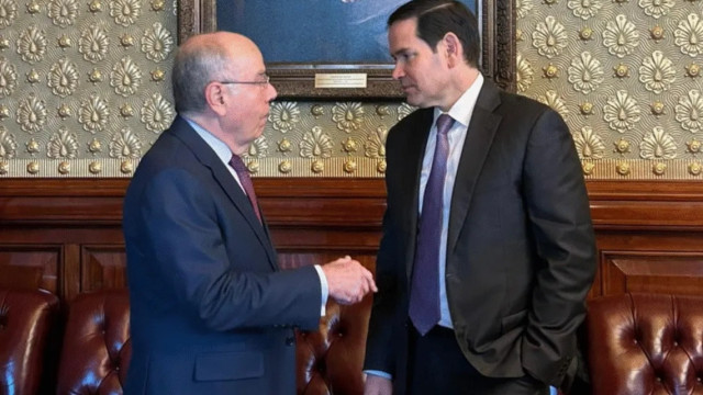 Visita de funcionário dos EUA a Bolsonaro é ingerência em ano eleitoral