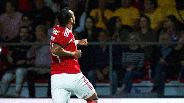 'Chaves' de Pavlidis anularam sofrimento. Benfica segue em frente na Taça