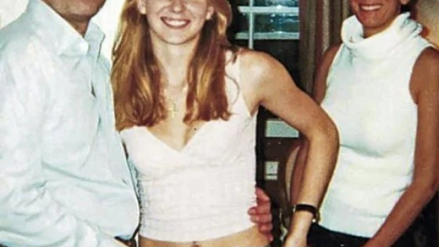 Mulher que acusou príncipe André de violação lança livro: 