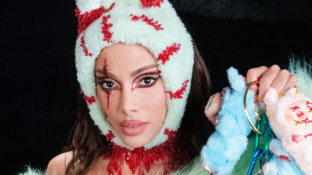 Anitta surpreende com look em festa de Halloween: