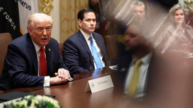Trump ameaça 