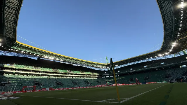 
                    EM DIRETO: Sporting-Benfica tem nova hora devido a acidente na Ponte
                