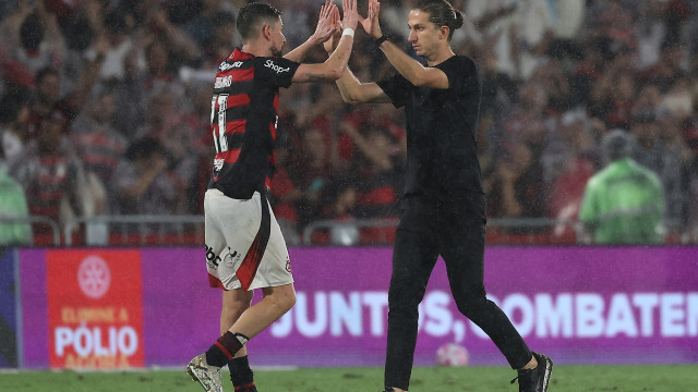Filipe Luís elogia Flamengo após vaga na fibal: 'Este time sabe jogar Libertadores'
