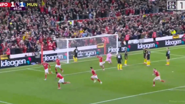 'Inferno' para Ruben Amorim. Nottingham 'virou' assim o United num ápice