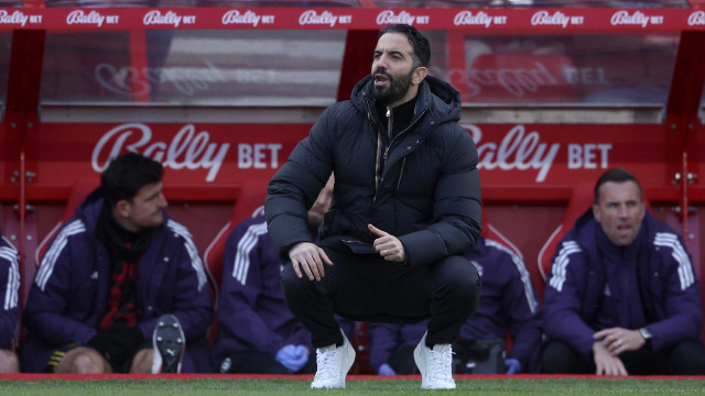 E após Amorim? Gary Neville explica o que o Manchester United deve fazer