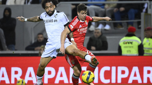 Il Benfica distrugge lo stadio del Vitória con tre tiri e mette sotto pressione l'FC Porto.
