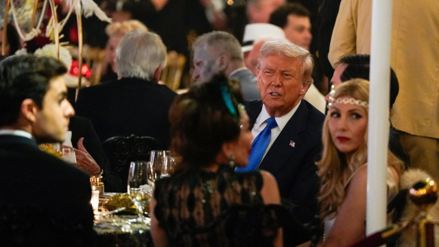 Trump dá festa estilo 'Great Gatsby' enquanto 42 milhões estão em risco