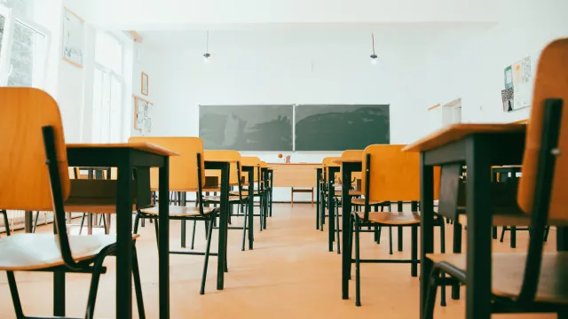 
                    Metade dos alunos do 6.º ano realizam hoje prova a Português
                