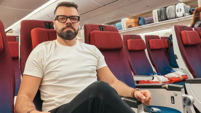 Influenciador é expulso de avião da Latam após companhia cancelar passagem