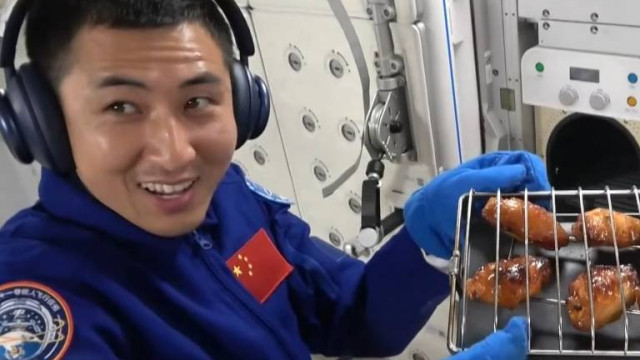 Chineses assam asinha de frango na estação espacial Tiangong