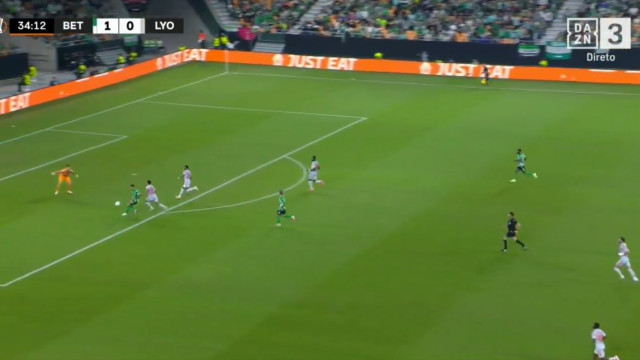 O que é isto? Antony deixa Paulo Fonseca a ver 'chapéus'