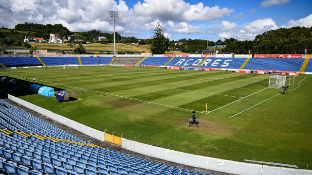 EM DIRETO: Santa Clara e Famalicão defrontam-se em São Miguel