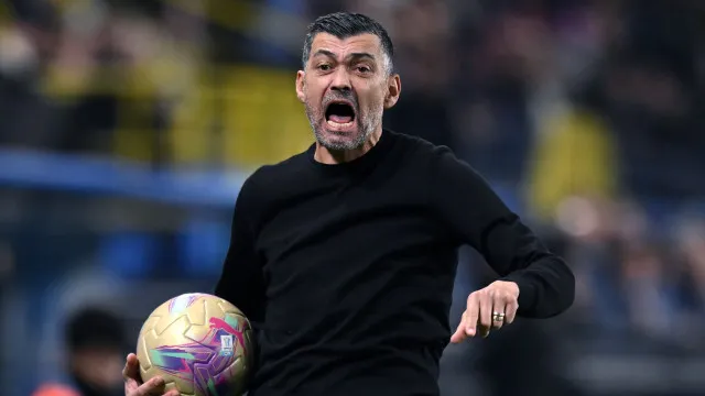 Sérgio Conceição reclama "dez penáltis" por assinalar para o Al-Ittihad