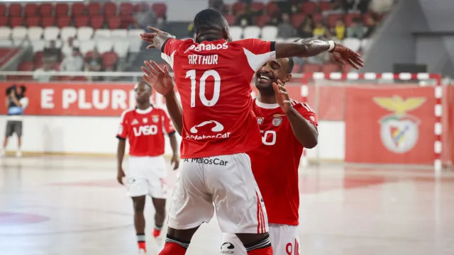 
                    Benfica bate Leões Porto Salvo e garante liderança da fase Regular
                