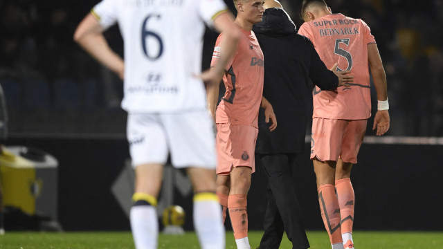 Não é só Jan Bednarek. FC Porto detalha lesões de dois jogadores