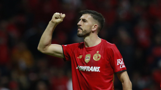 Paulinho dá 'toque' a Roberto Martínez: