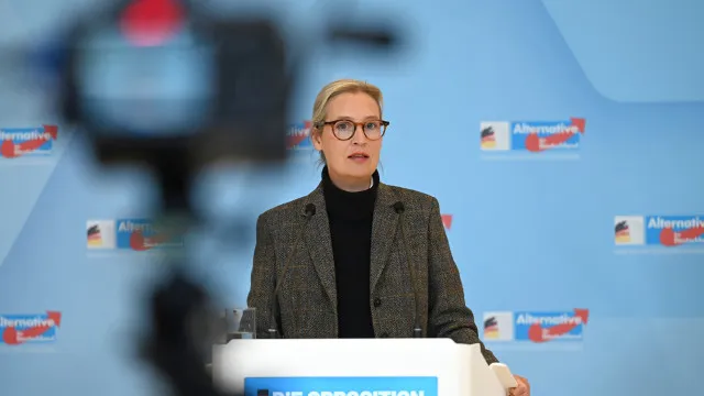 
                    AfD: Provável que migrantes que chegaram a Ceuta queiram ir para Alemanha
                