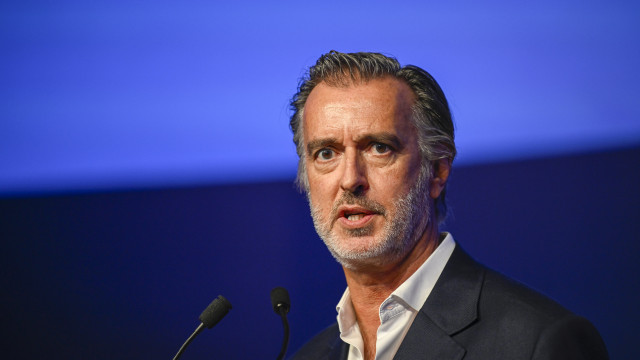 Denúncia por assédio e possível apoio a Ventura abanam campanha de Cotrim