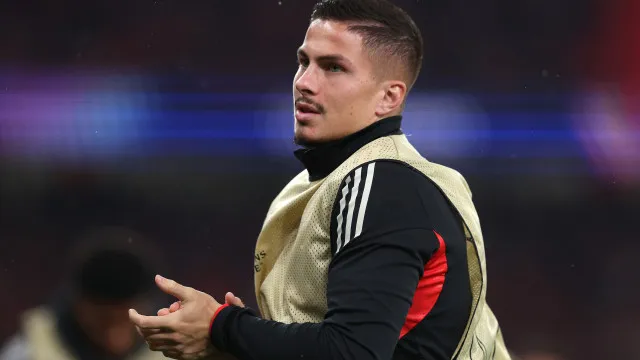 
                    Ivanovic na porta de saída do Benfica e Galatasaray já pensa em atacar
                