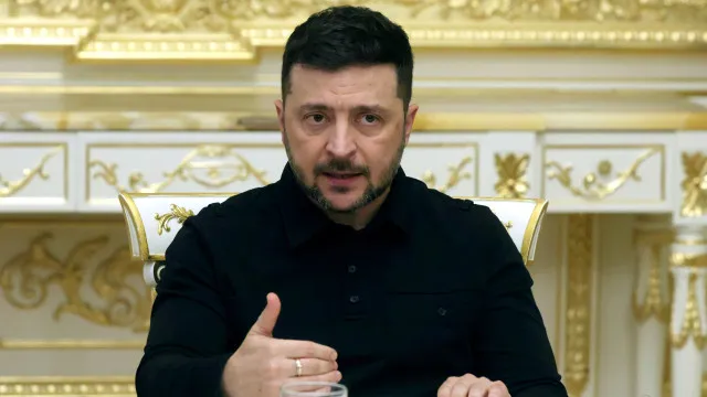 
                    Zelensky pede aos aliados decisões firmes na cimeira da NATO
                