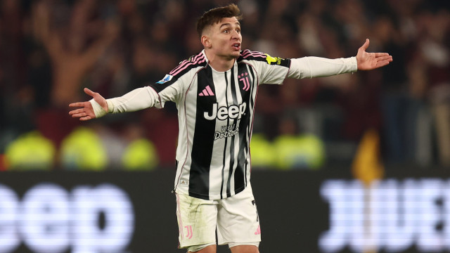 Momento de tensão no banco da Juventus com Conceição: