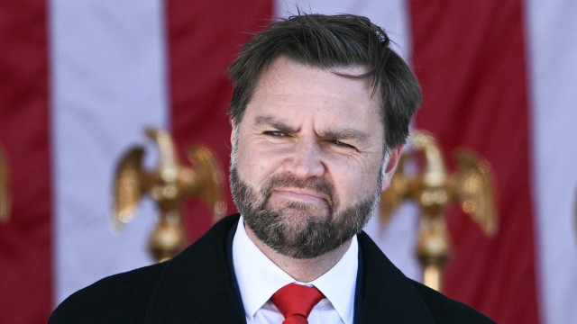 JD Vance admite já ter pensado em candidatar-se às presidenciais dos EUA