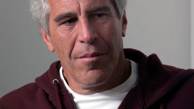 
                    Revelada nota que Epstein deixou antes da morte: 