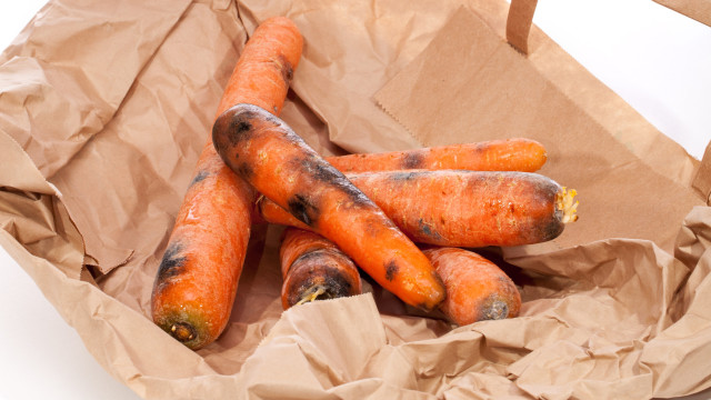 Como evitar que as cenouras fiquem murchas e cheias de manchas