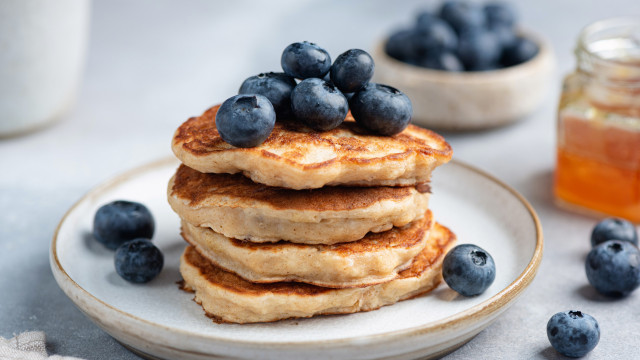 Estas panquecas de chef Jamie Oliver levam apenas 3 ingredientes