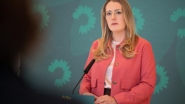 Oposição na Alemanha crítica Merz por saldo desastroso de viagem a Belém