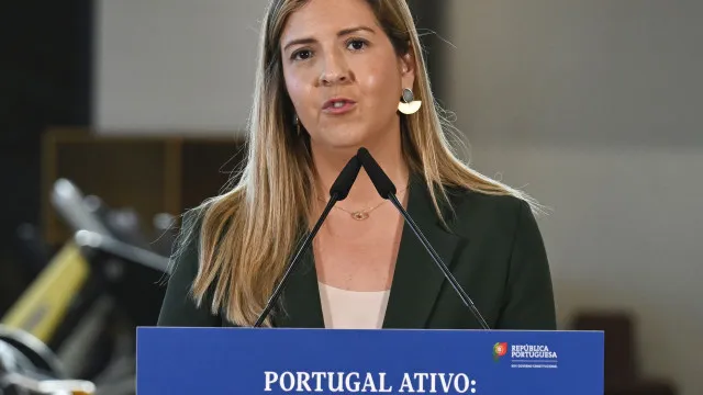 
                    Ministra da Cultura rejeita associação entre imigração e crime
                