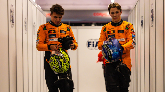 Norris e Piastri desclassificados em Las Vegas. Mundial de F1 'em chamas'