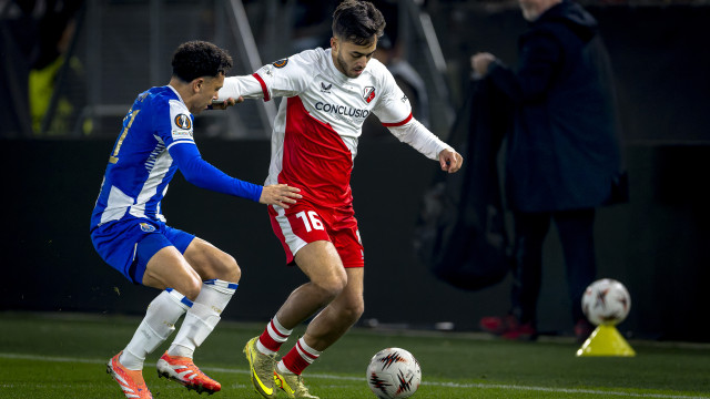Deu água pela barba ao FC Porto e encanta o Benfica. Quem é El Karouani?