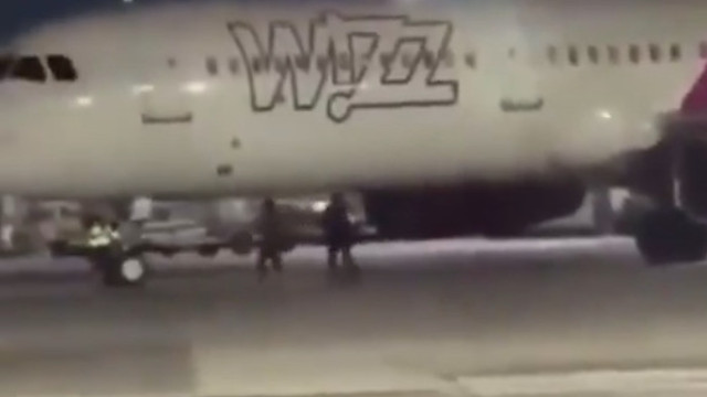 Homens invadem pista de decolagem na Alemanha para não perder avião