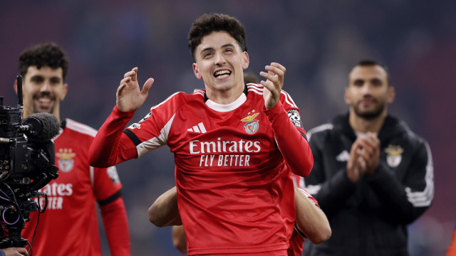 Aí está ele. Manu Silva não esconde o sorriso no regresso ao Benfica