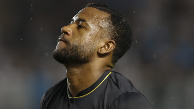 Luan, do São Paulo, passa por procedimento na coxa e só volta em 2026