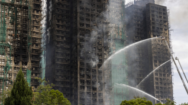 Hong Kong entre o luto e a raiva uma semana após pior incêndio desde 1948
